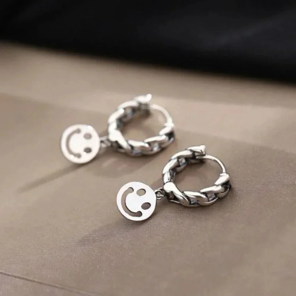 925 Sterling Silver Happy Face Hoop Huggie Earrings Chain Link Smile Earrings - Picture 5 of 5